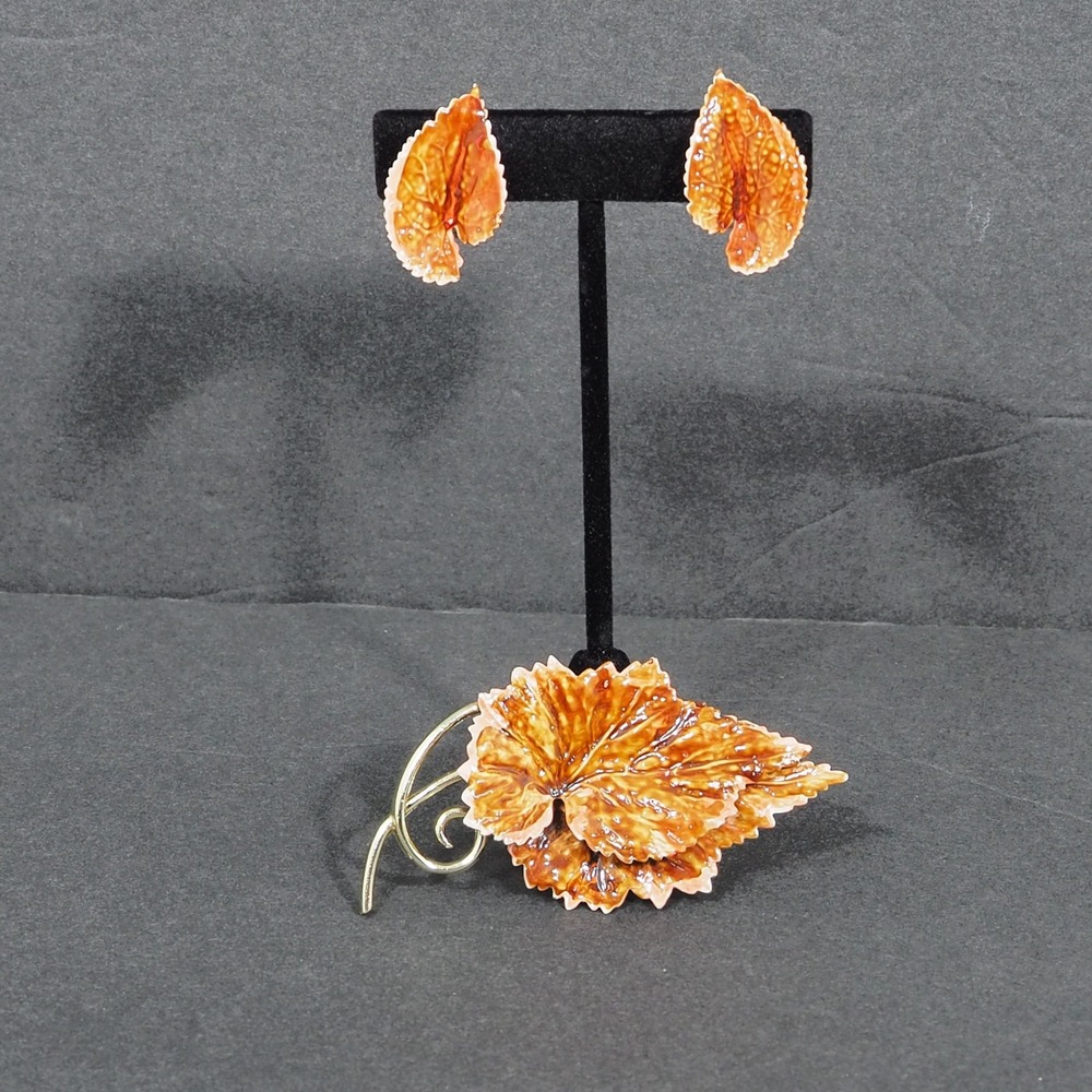 Coro Signed Leaf Brooch Earrings Parure Set Orange Enamel Clip On Gold Tone Fall